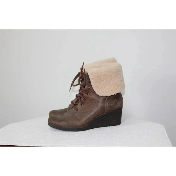 UGG ZEA leather wedge booties 11 - Picture 4 of 13